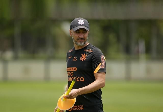 Imagem da noticia 40% dos times da Série A do Brasileiro buscam novo técnico para 2023