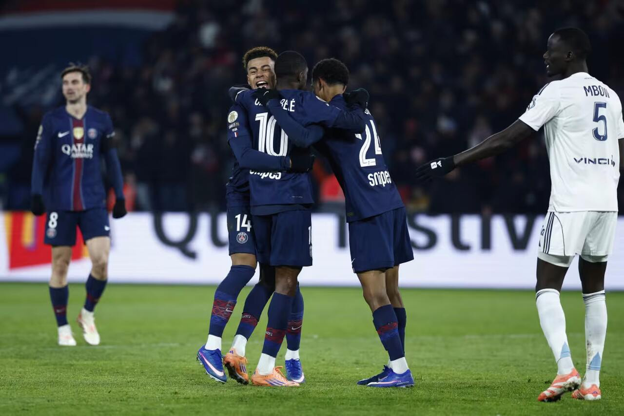 Imagem da noticia PSG bate Paris FC e continua na cola do líder Lens no Campeonato Francês