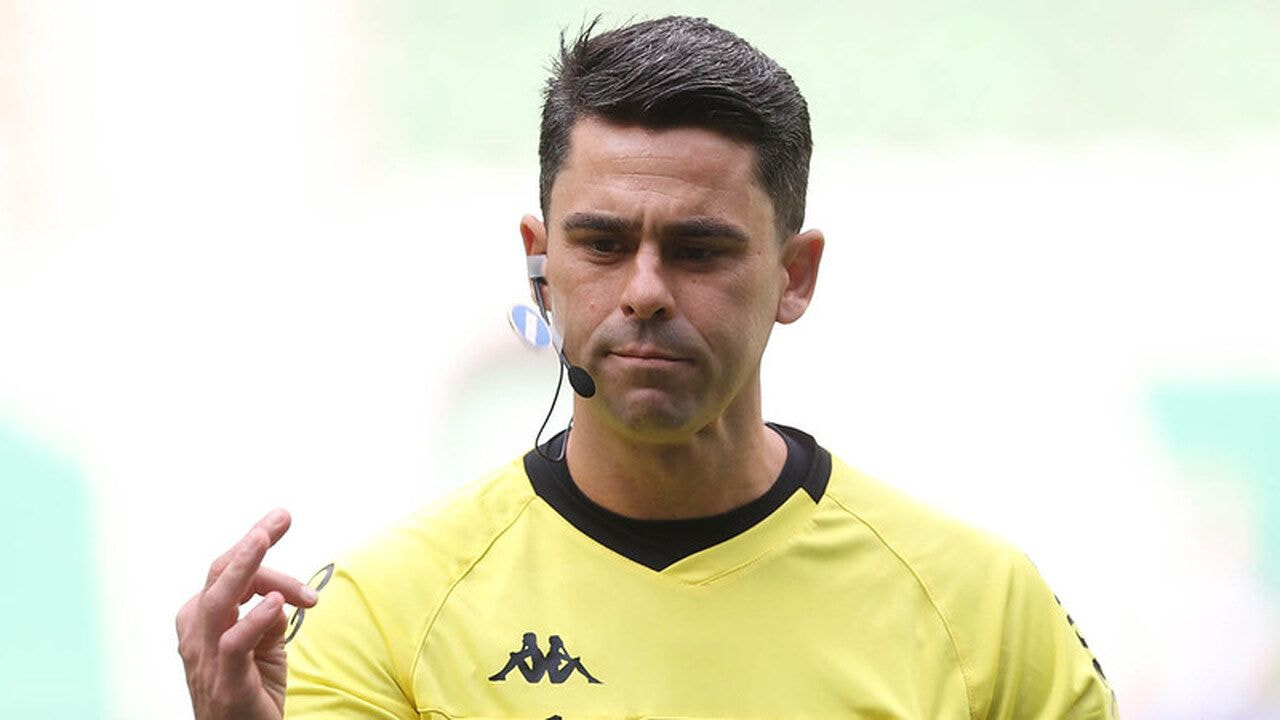 Imagem da noticia CBF define árbitro para Corinthians x Palmeiras pelo Brasileiro