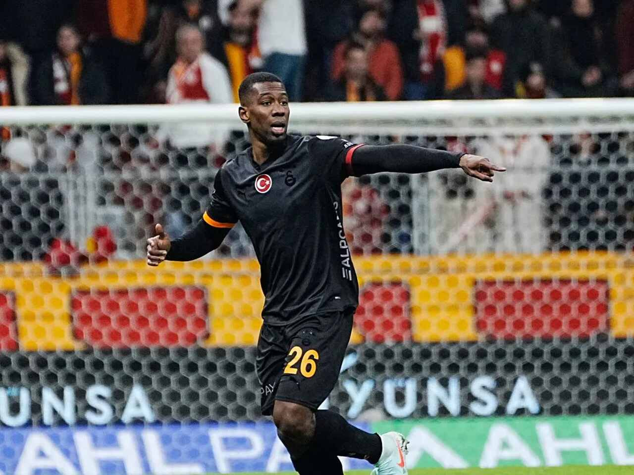 Imagem da noticia Vasco acerta contratação de Carlos Cuesta, do Galatasaray