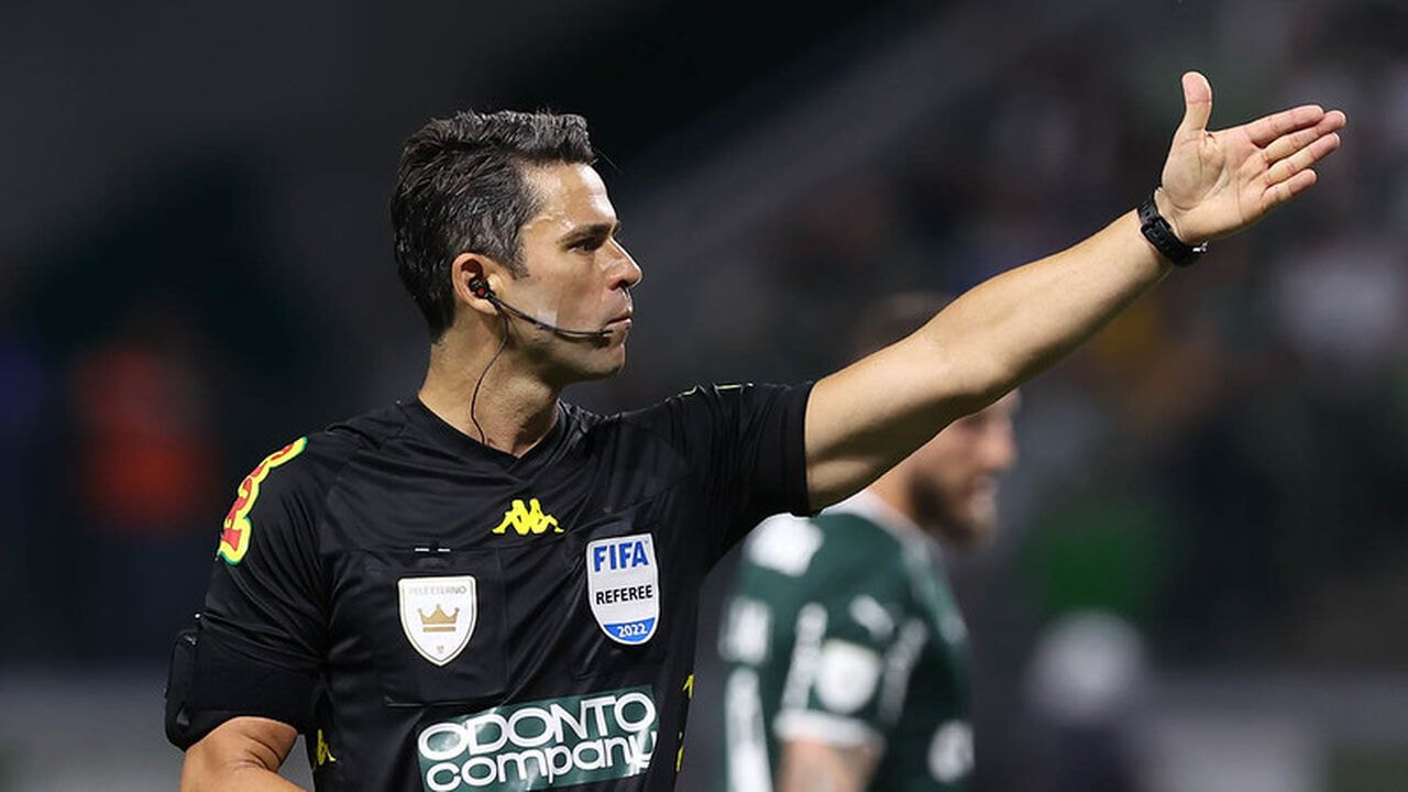 Imagem da noticia CBF anuncia que dois jogos do Brasileirão terão nova tecnologia