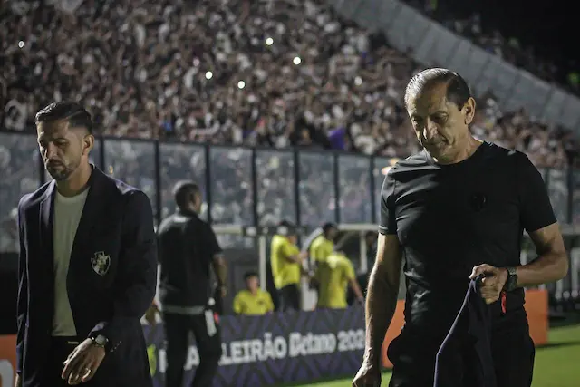 Vasco reencontra Ramón Díaz em duelo decisivo pela permanência na Série A Vasco reencontra Ramón Díaz em duelo decisivo pela permanência na Série A
