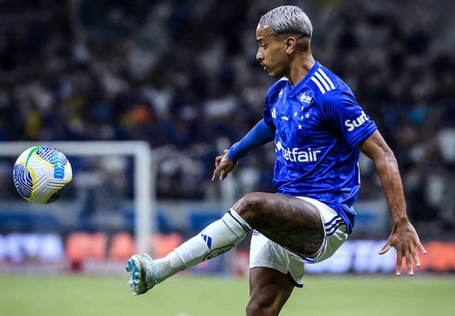 Matheus Pereira destaca goleiro do Democrata após derrota do Cruzeiro Matheus Pereira destaca goleiro do Democrata após derrota do Cruzeiro