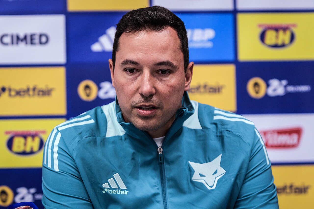 Imagem da noticia Cruzeiro promete ir à CBF contra arbitragem: "Frequentemente prejudicados"