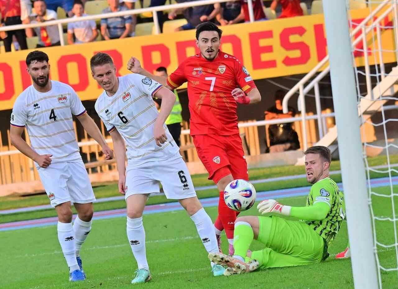 Imagem da noticia Puskás? Atacante da Macedônia do Norte ativa "modo Neymar", enfileira quatro rivais e faz golaço