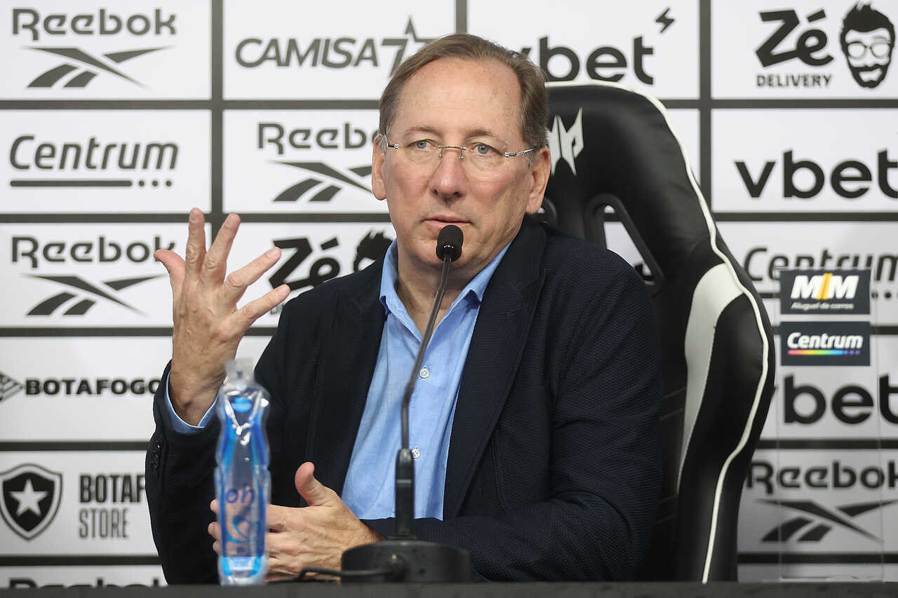 Imagem da noticia John Textor critica arbitragem após derrota do Botafogo: “VAR dormiu”