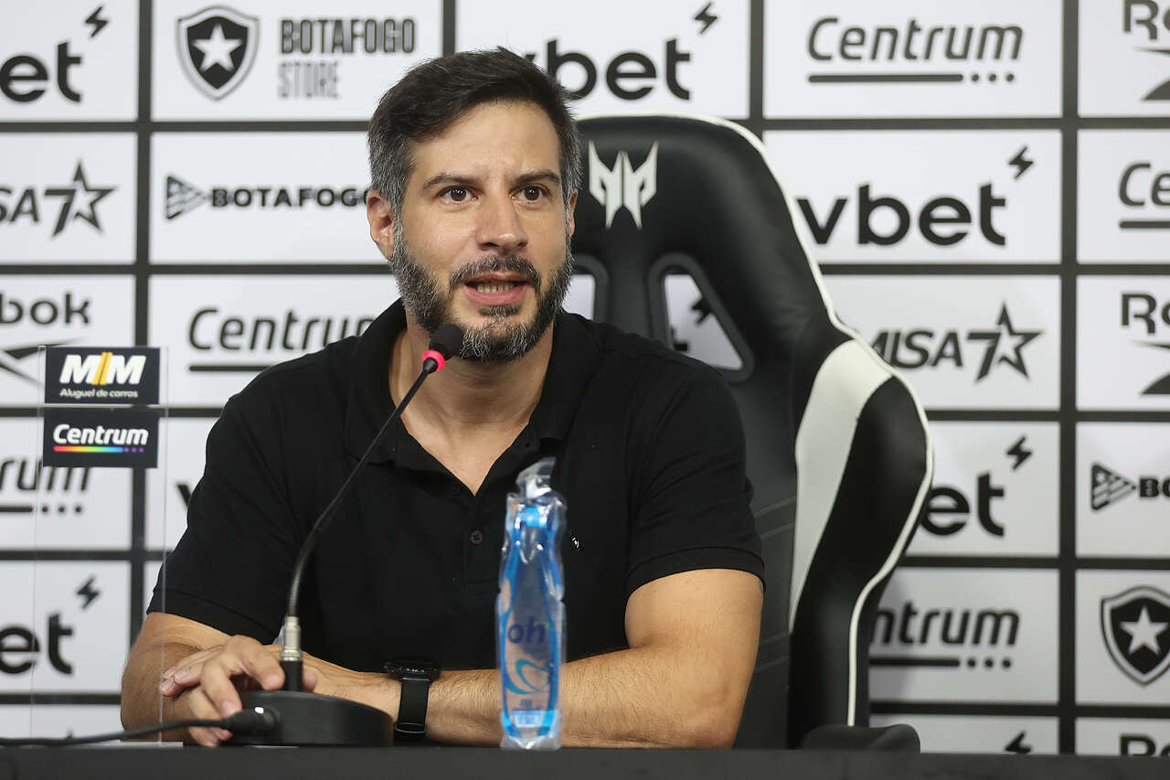 Imagem da noticia Botafogo vai à Comissão de Arbitragem da CBF: "Esperamos que haja critério"