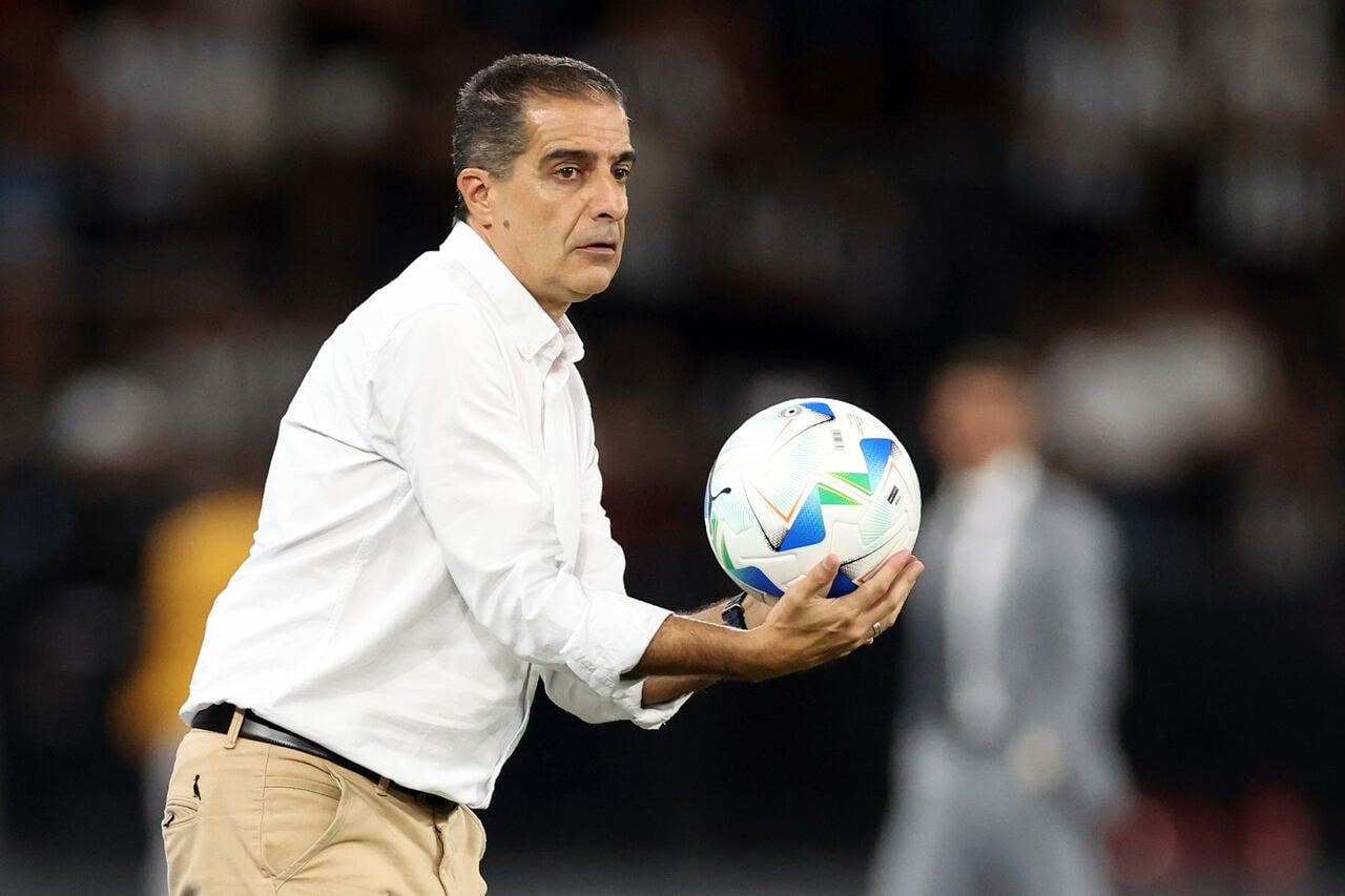 Imagem da noticia Renato Paiva recusa proposta do maior campeão egípcio