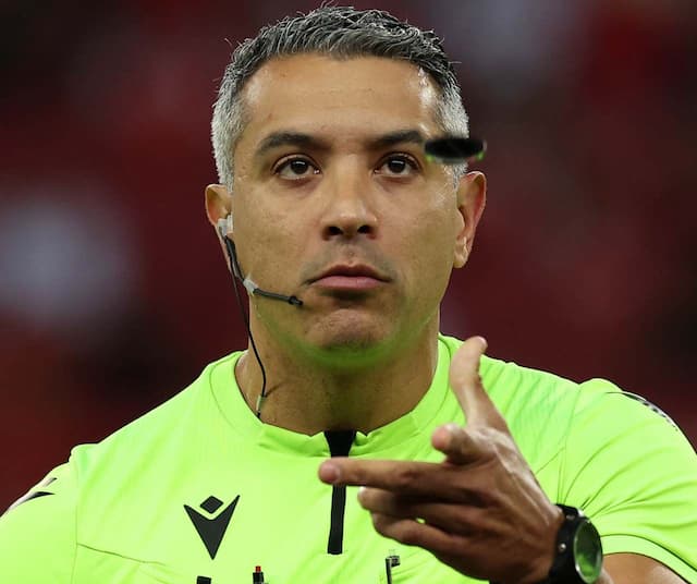 CBF adverte árbitro por erro em Palmeiras x Fluminense CBF adverte árbitro por erro em Palmeiras x Fluminense