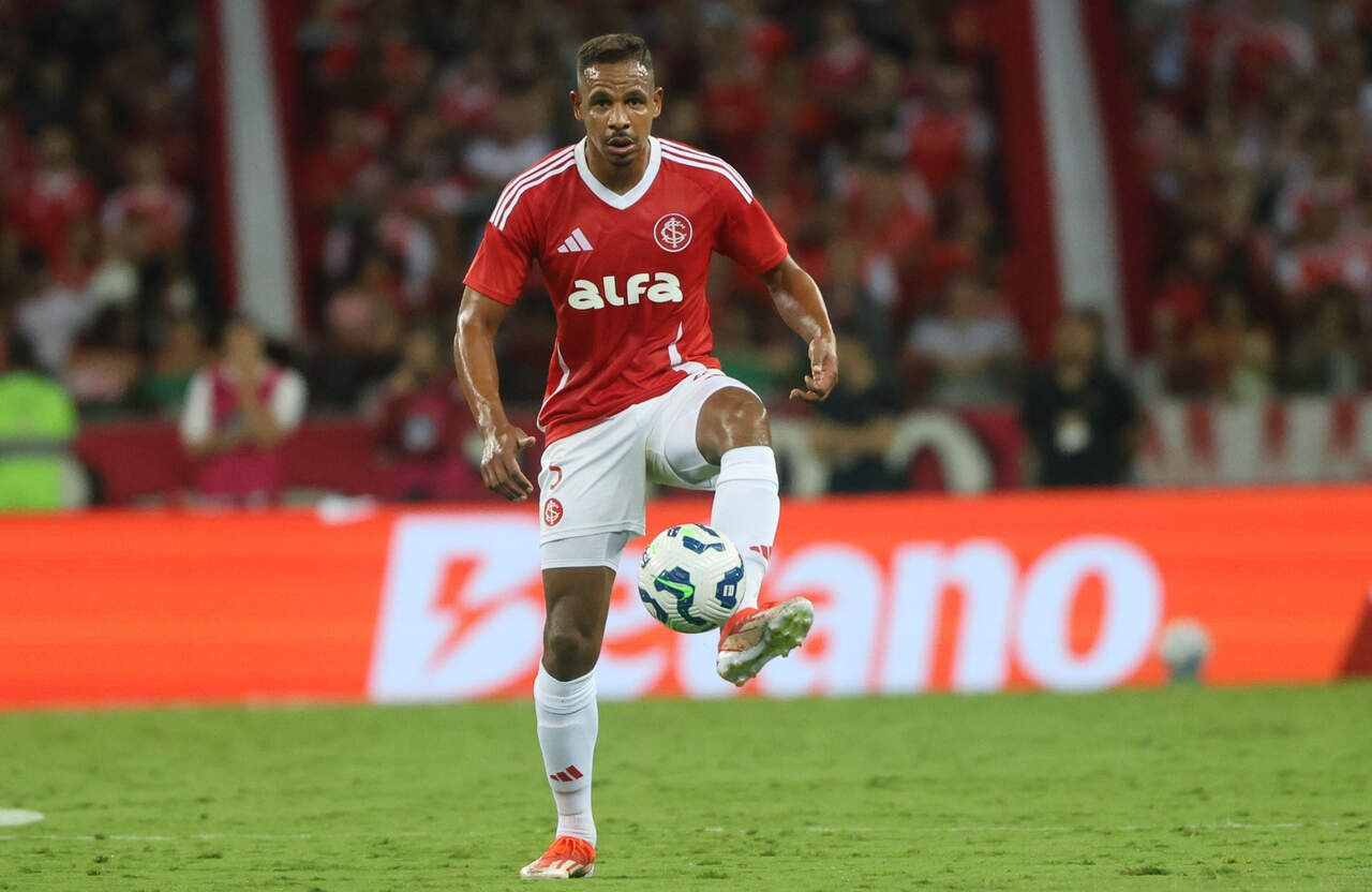 Imagem da noticia Fernando rescinde com Internacional e pensa em aposentadoria