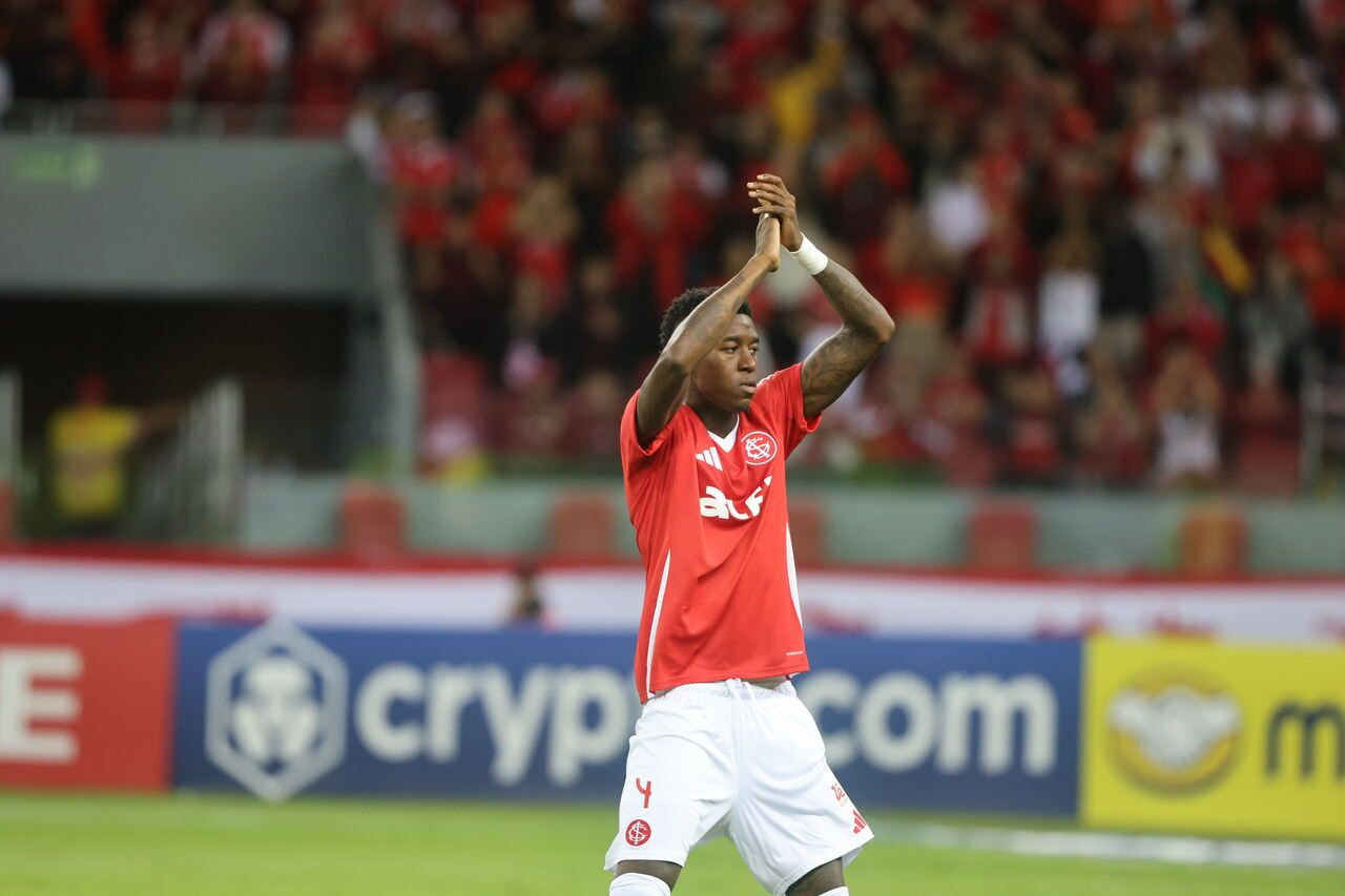 Imagem da noticia Internacional confirma venda de Vitão para o Flamengo