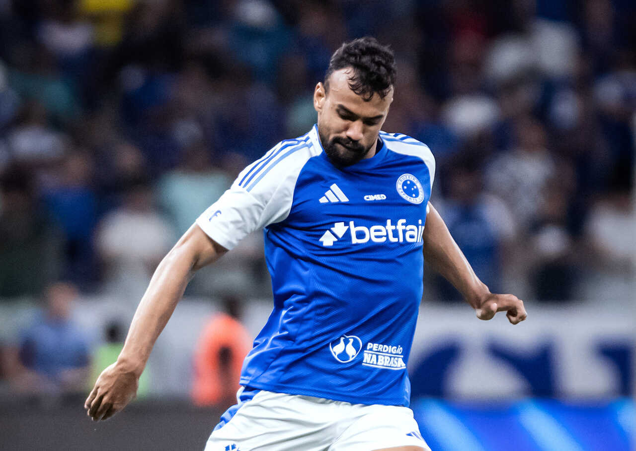 Imagem da noticia Após dois jogos em 48 horas, Fabrício Bruno revela: "Um dos maiores desafios da carreira"