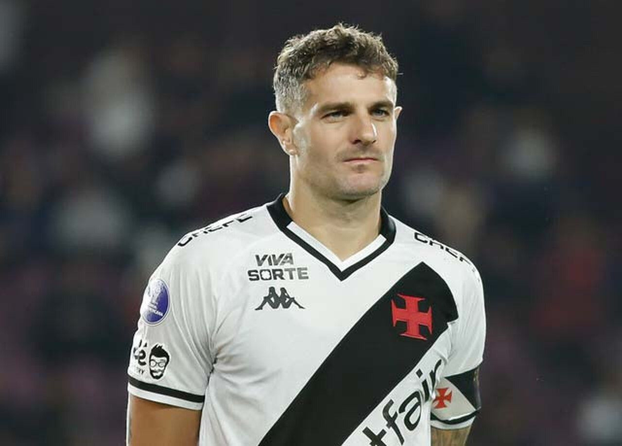 Imagem da noticia Vegetti se revolta com a arbitragem após empate com o Inter: "A gente foi roubado"