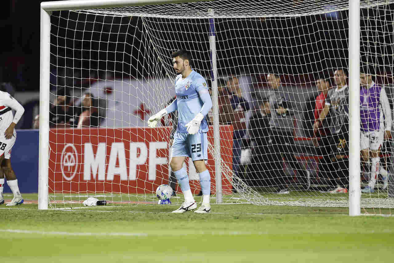 Imagem da noticia Rafael projeta duelo na Libertadores e aponta torcida como "jogador a mais"