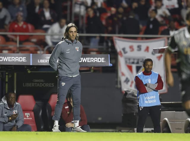 São Paulo reencontra Zubeldía em duelo direto por vaga na Libertadores São Paulo reencontra Zubeldía em duelo direto por vaga na Libertadores