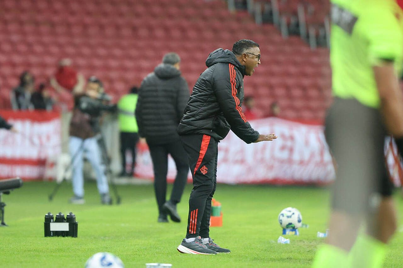 Imagem da noticia Roger elogia Ricardo Mathias e projeta futuro do jovem no Internacional