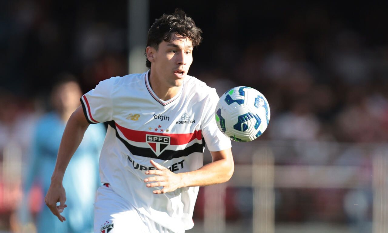 Imagem da noticia Botafogo faz proposta de empréstimo por Ferraresi, do São Paulo