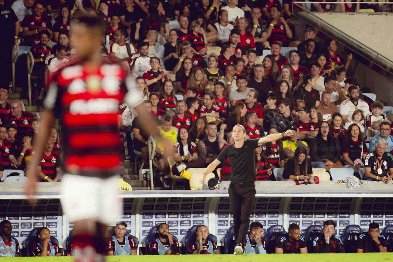 Imagem da noticia Filipe Luís celebra chegadas de Saúl e Royal após vitória sobre o Atlético-MG