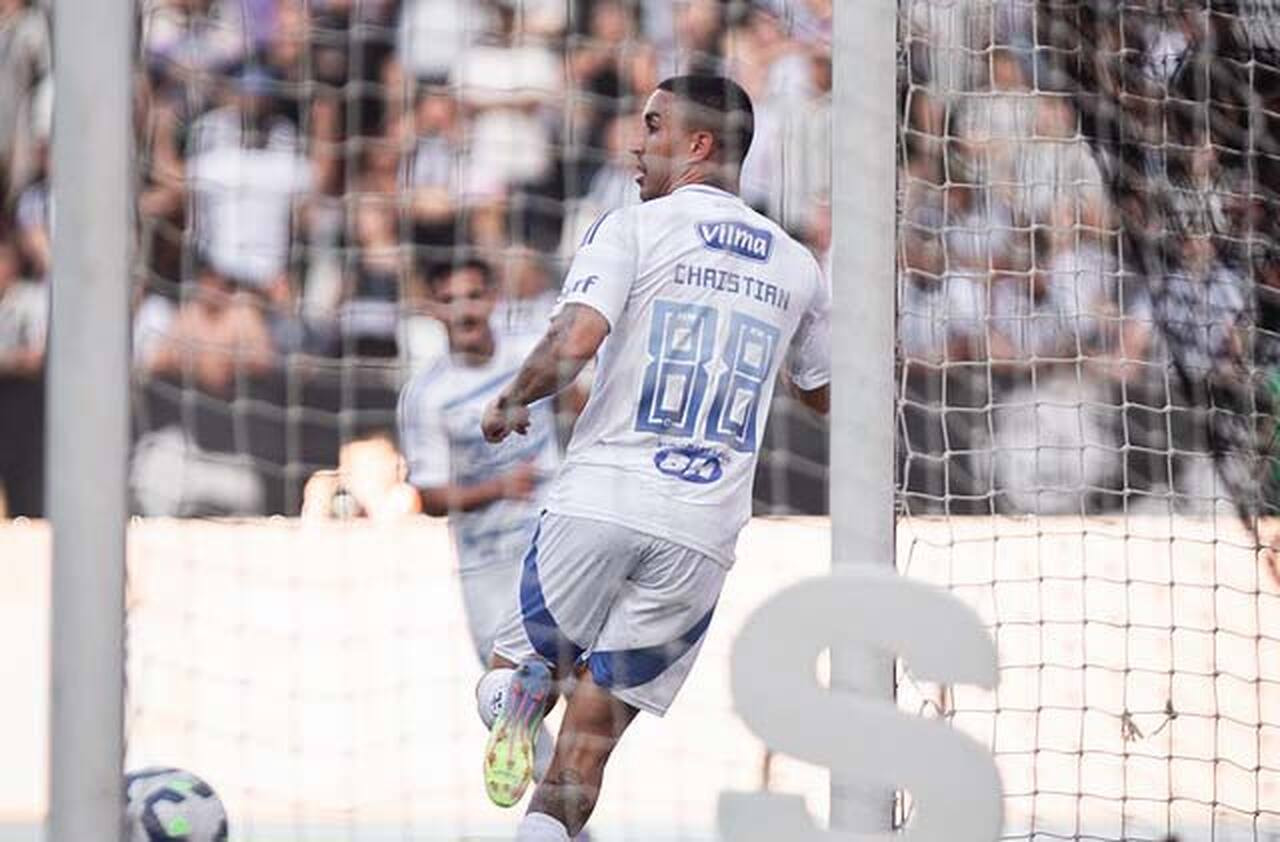 Imagem da noticia Cruzeiro faz primeiro tempo de gala, bate Botafogo no Rio e seca Flamengo por liderança