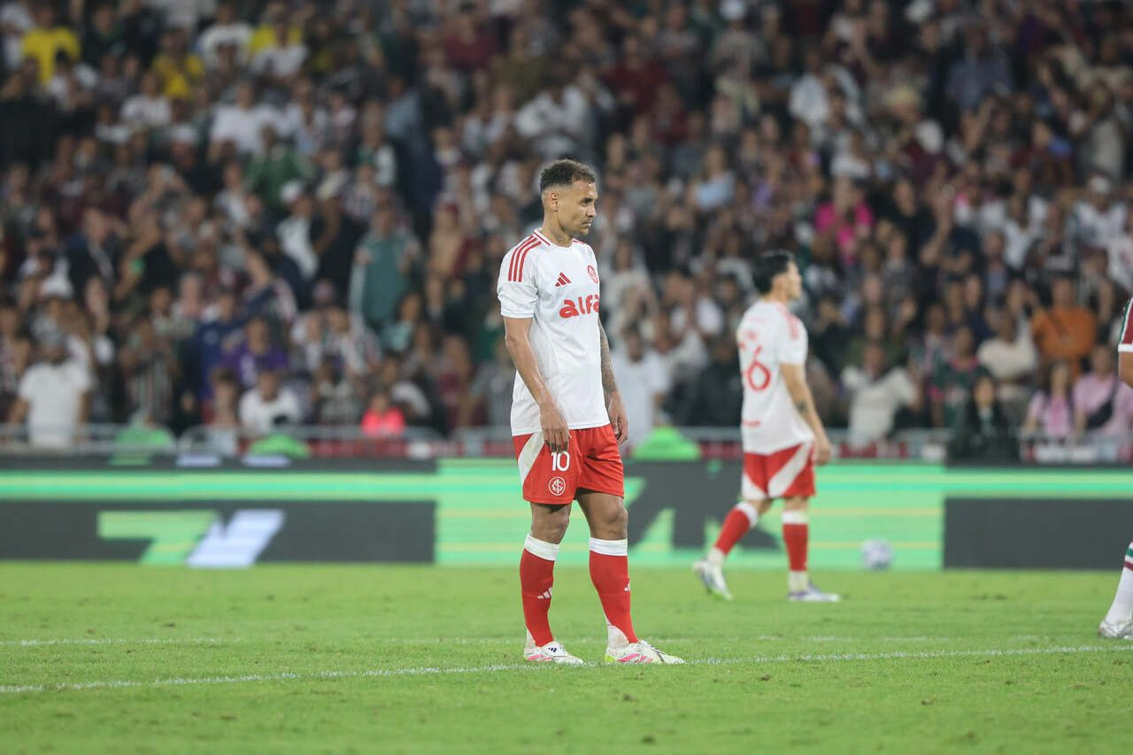 Imagem da noticia Vice do Inter admite mau momento, mas mantém Roger no cargo até a Libertadores