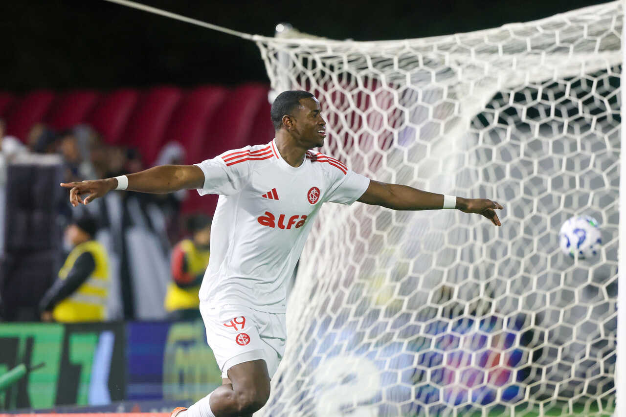 Imagem da noticia Ricardo Mathias corresponde e deve seguir como titular do Internacional