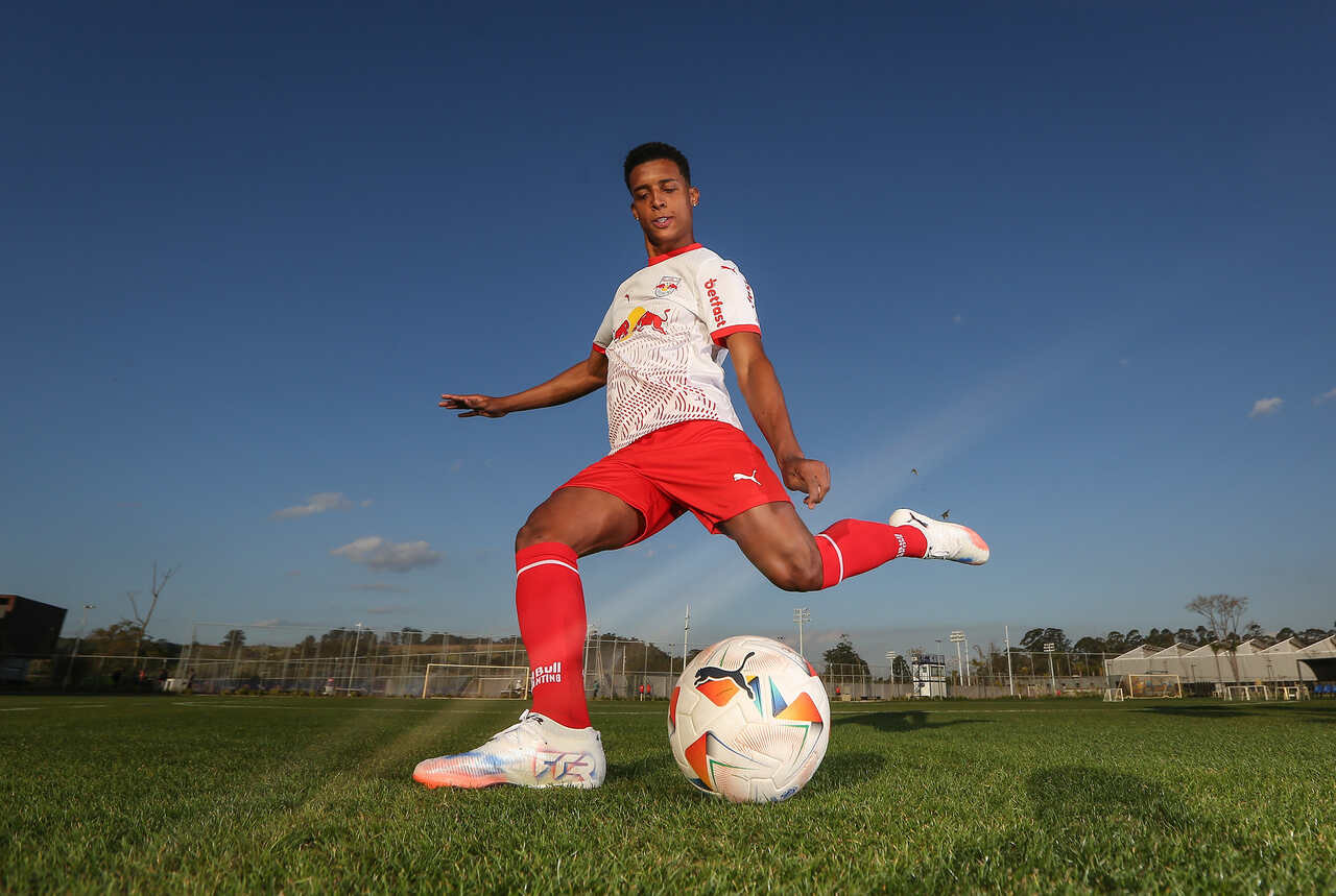 Imagem da noticia Vanderlan, ex-Palmeiras e atual Bragantino, passa por cirurgia no cérebro