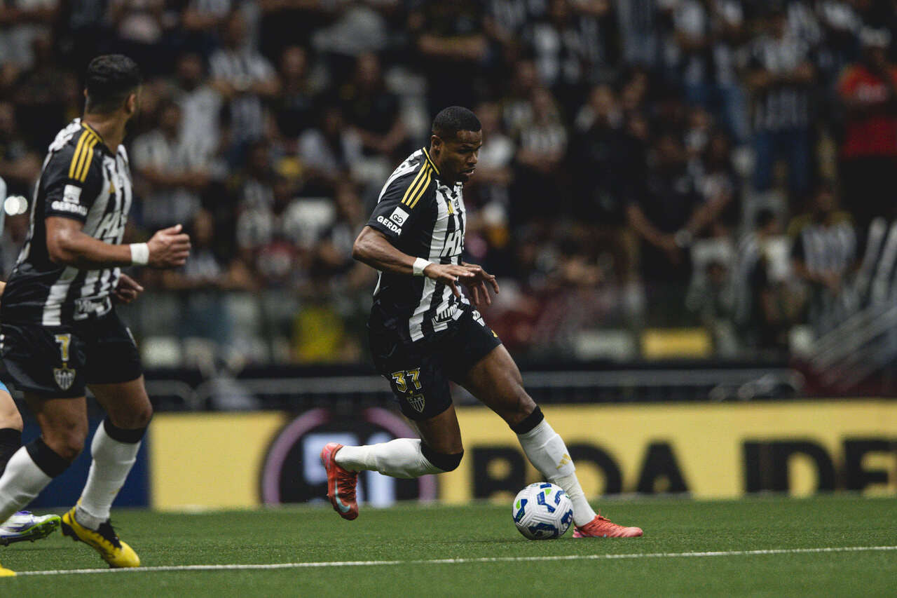 Imagem da noticia Júnior Santos pede mais oportunidades no Atlético e cita exemplo de Vitor Roque