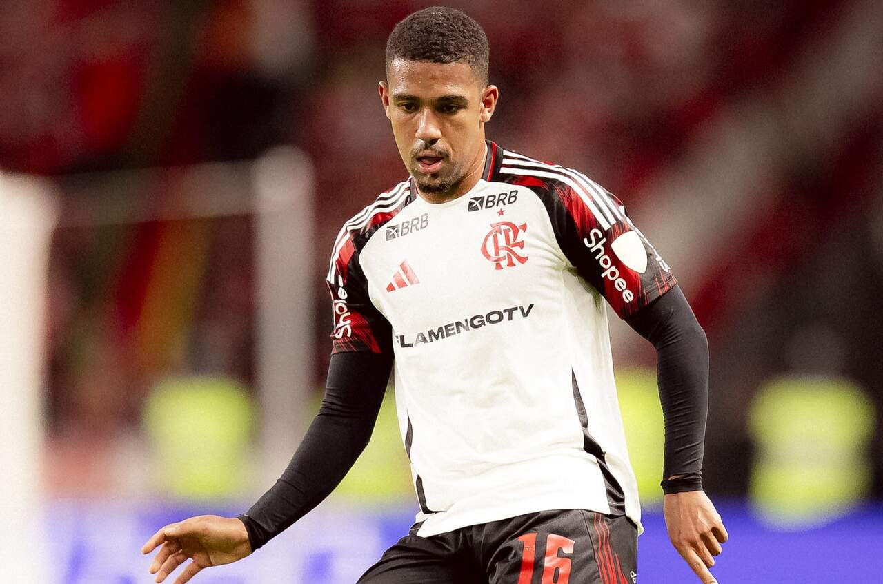 Imagem da noticia Samuel Lino crava: "Flamengo está acima de muitos times europeus"