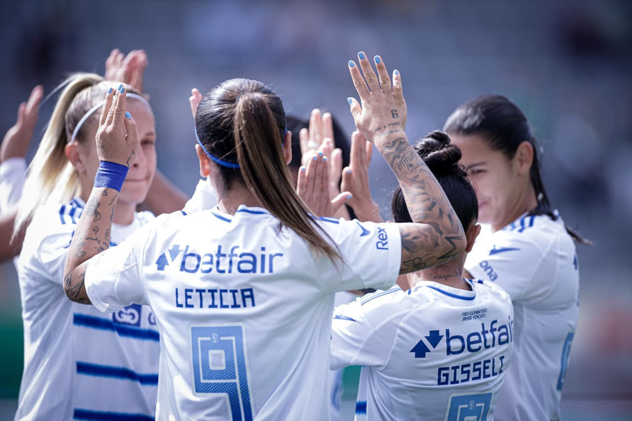 Imagem da noticia Cruzeiro domina o Palmeiras e larga na frente na semi do Brasileiro Feminino