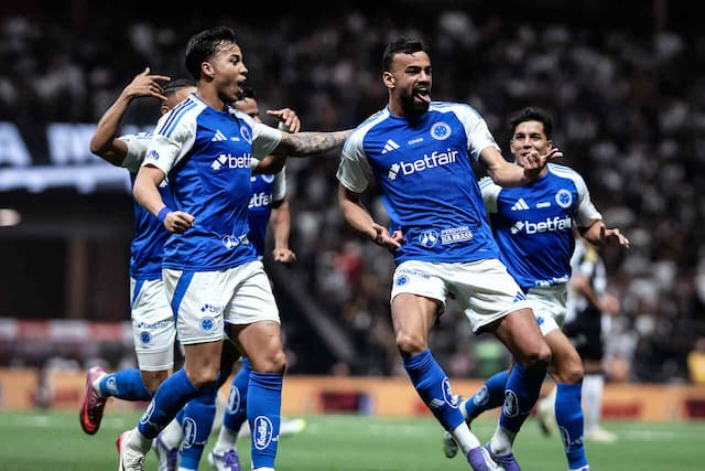 Cruzeiro pode se aproximar de marca expressiva em confronto contra o Bragantino