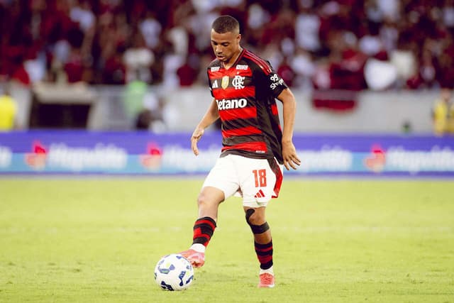 Desfalque novamente, De la Cruz só atuou 29,8% da temporada pelo Flamengo Desfalque novamente, De la Cruz só atuou 29,8% da temporada pelo Flamengo