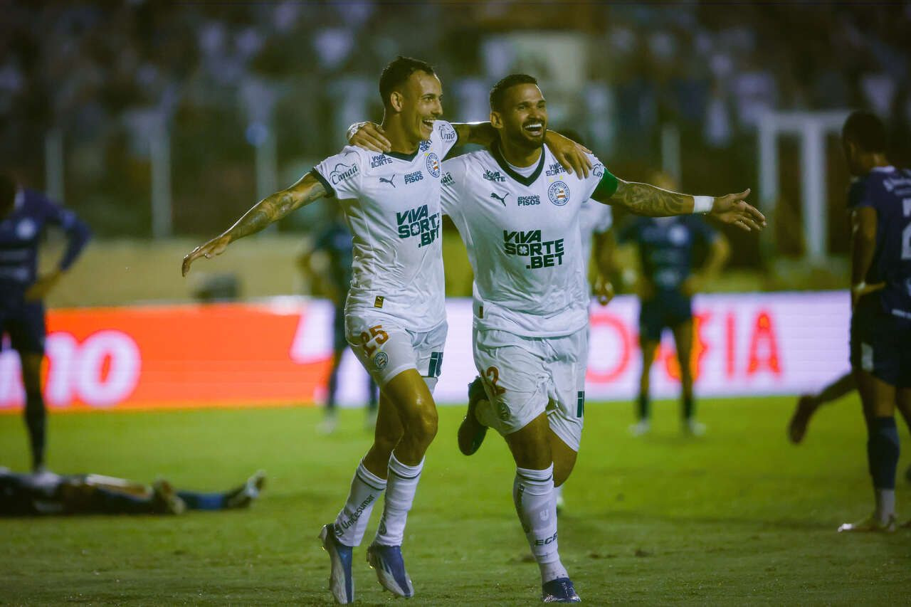 Imagem da noticia Bahia goleia Confiança e encaminha título da Copa do Nordeste