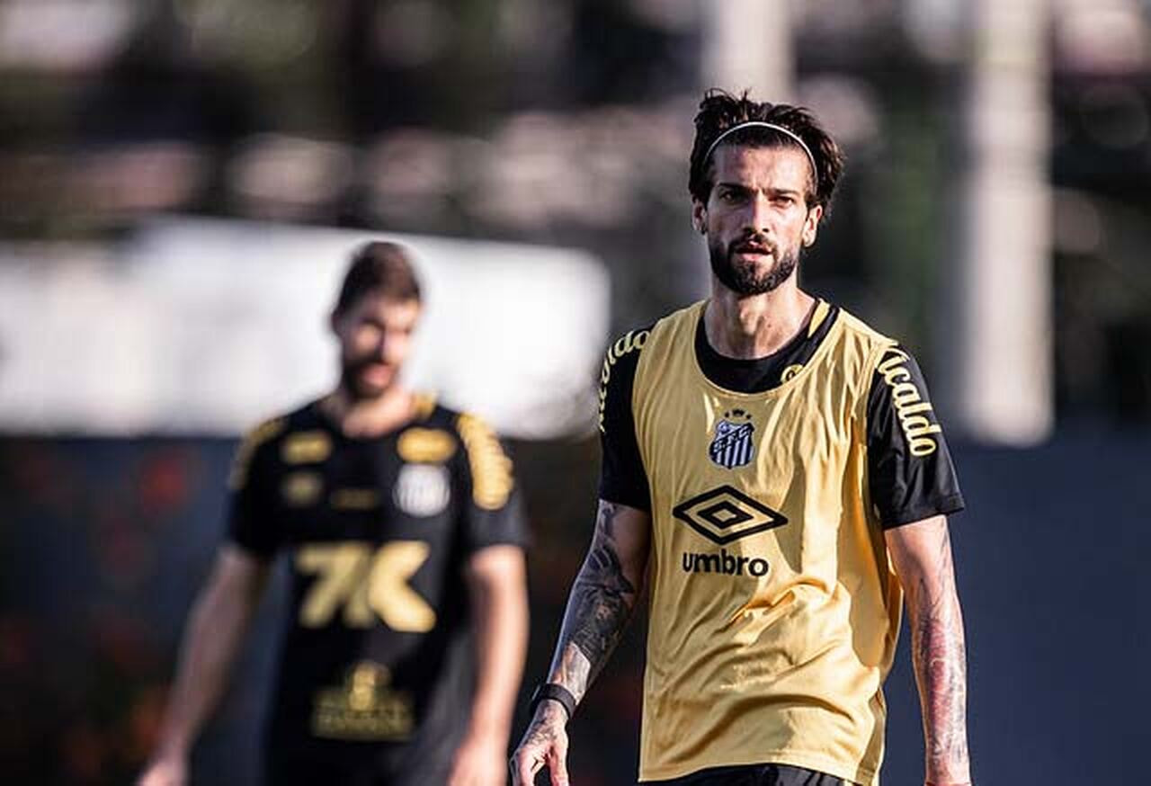 Imagem da noticia Lautaro Díaz ganha espaço e deve ser titular do Santos contra o Atlético-MG