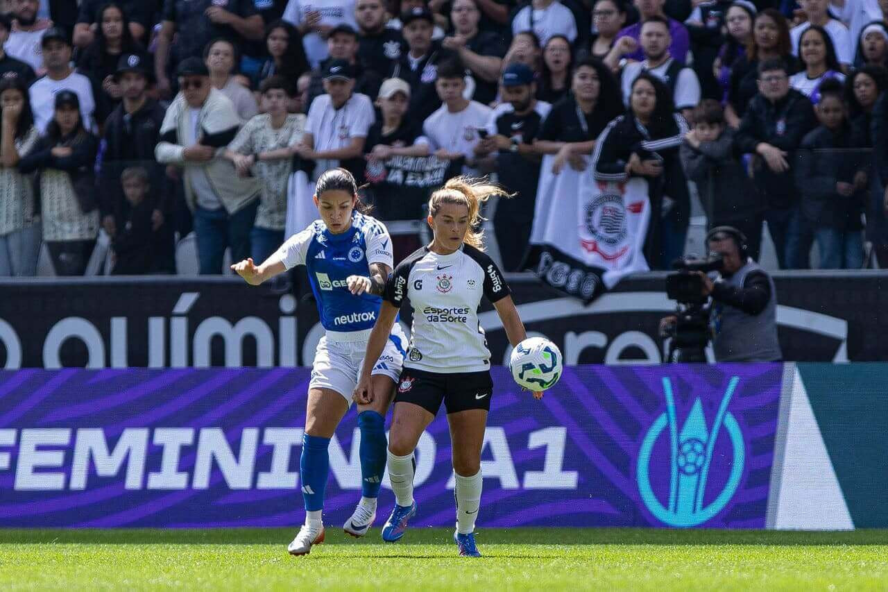 Imagem da noticia Lateral Tamires desabafa após vitória: "Corinthians é um exemplo de time vencedor"