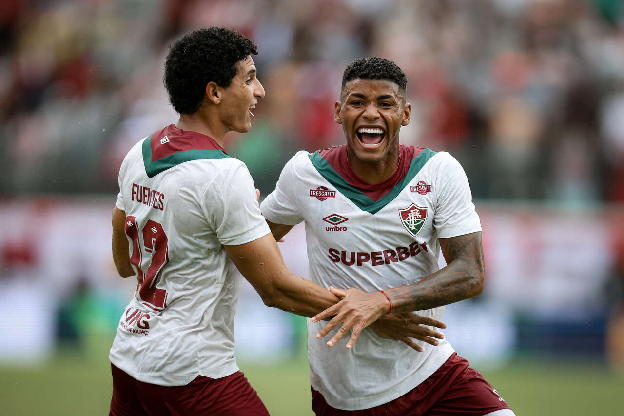 Imagem da noticia Fluminense bate o Vitória e se aproxima do G6 do Brasileirão