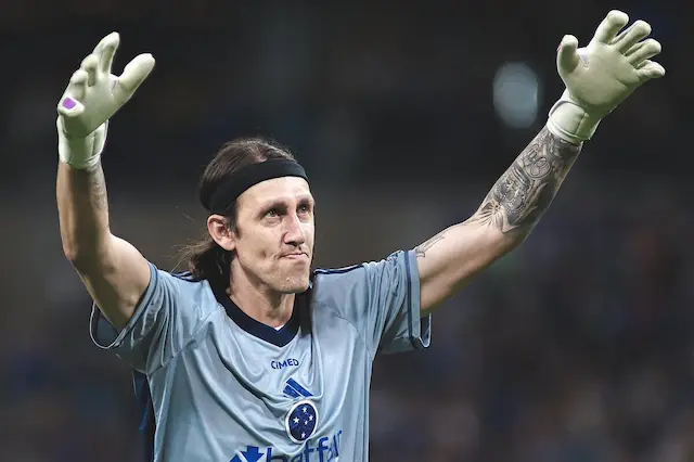 Cássio elogia meia do cruzeiro: "Melhor jogador do Brasil" Cássio elogia meia do cruzeiro: "Melhor jogador do Brasil"