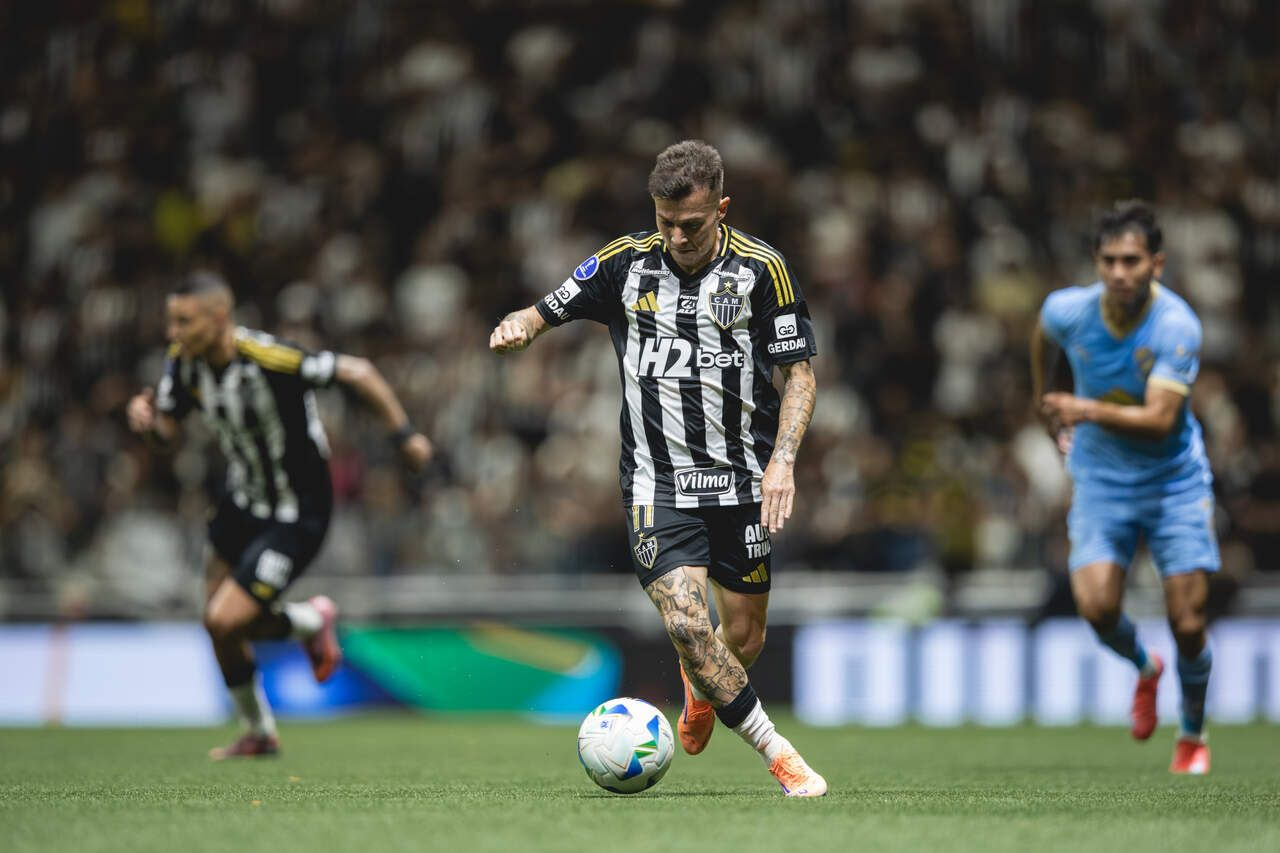 Imagem da noticia Bernard decide, e Atlético-MG vai à semi da Sul-Americana