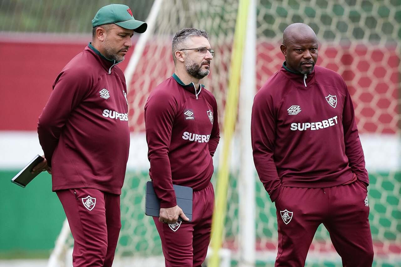 Imagem da noticia À espera de Zubeldía, Fluminense treina sob comando de Marcão