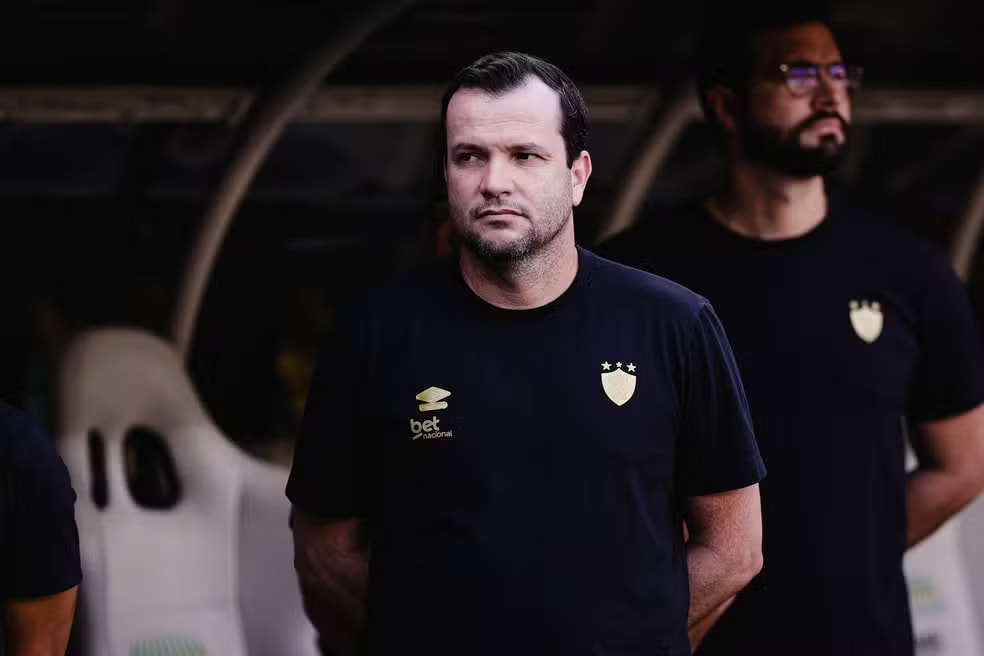 Imagem da noticia Veja todos os treinadores demitidos dos times do Brasileirão 2025