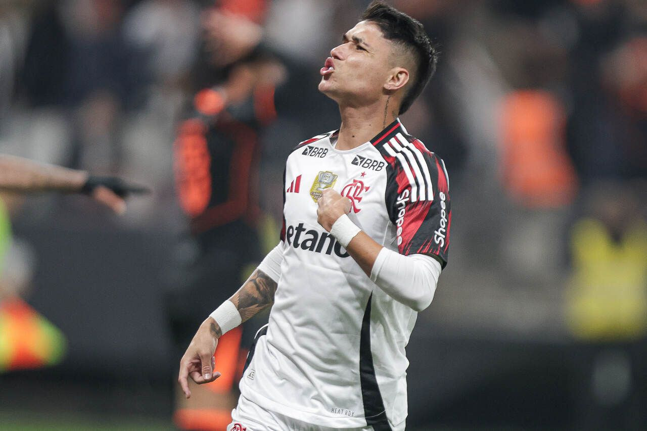 Imagem da noticia Luiz Araújo exalta grupo após nova vitória do Flamengo: ''Muito qualificado''