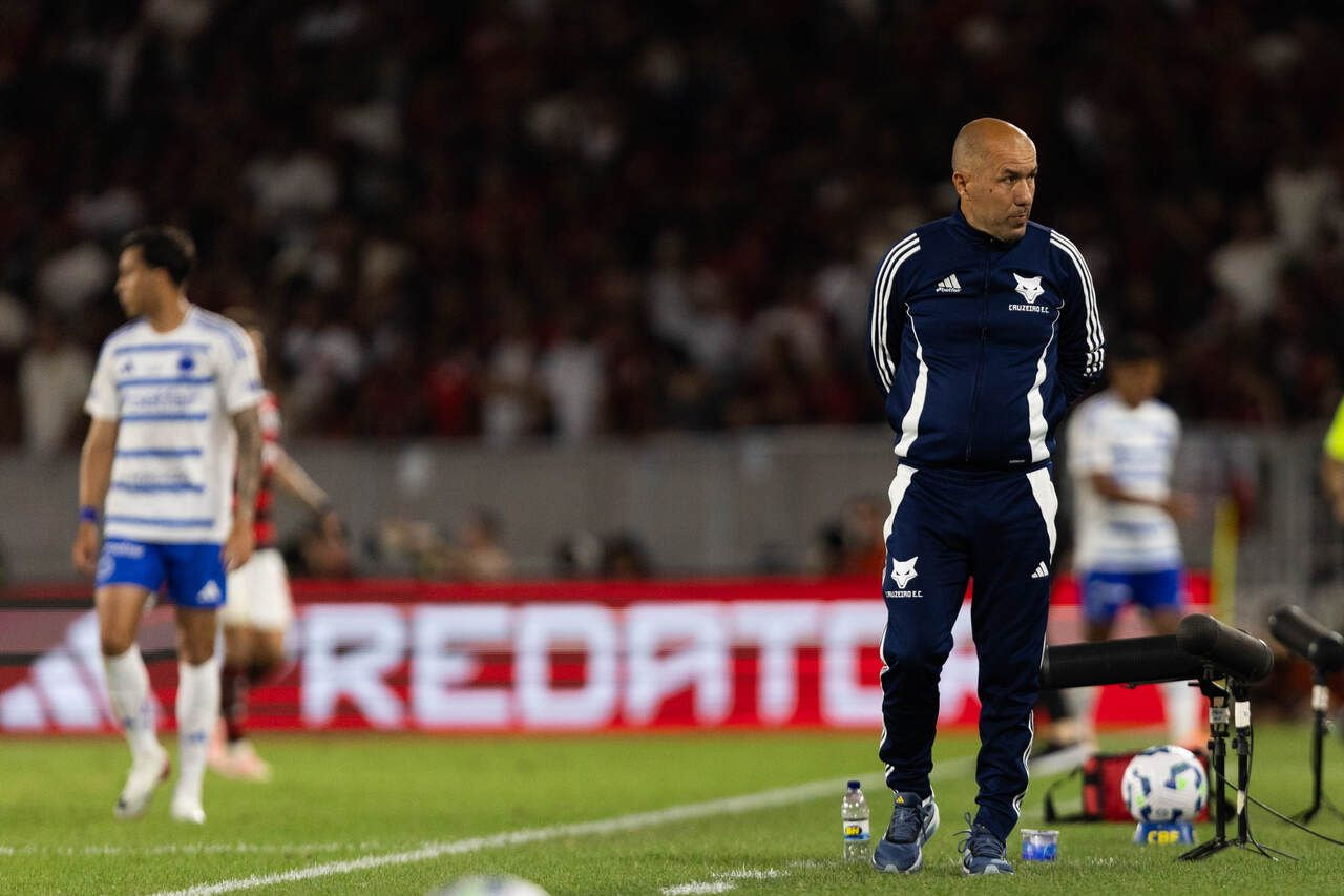 Imagem da noticia Leonardo Jardim valoriza empate do Cruzeiro com Flamengo: "Satisfeito"