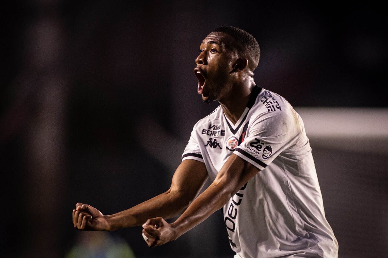 Imagem da noticia Vasco supera expulsão, vence o Fortaleza e sonha com a Libertadores