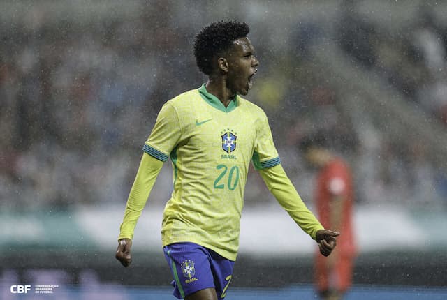 Técnico da Tunísia se rende a Estêvão e prevê Bola de Ouro: "Novo gênio" Técnico da Tunísia se rende a Estêvão e prevê Bola de Ouro: "Novo gênio"