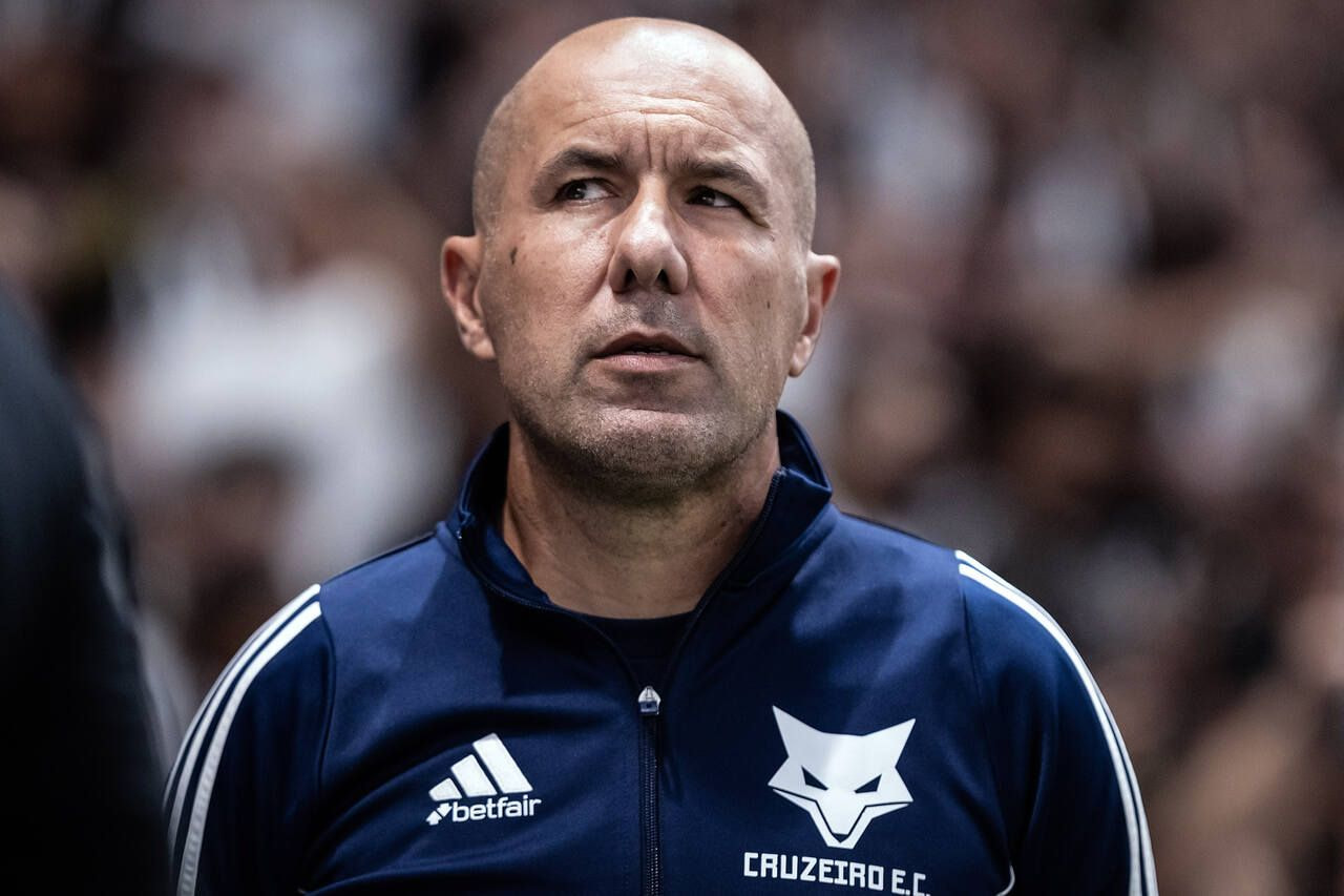 Imagem da noticia Jardim explica ausência de Kaio Jorge contra o Ceará: "Não arriscar"