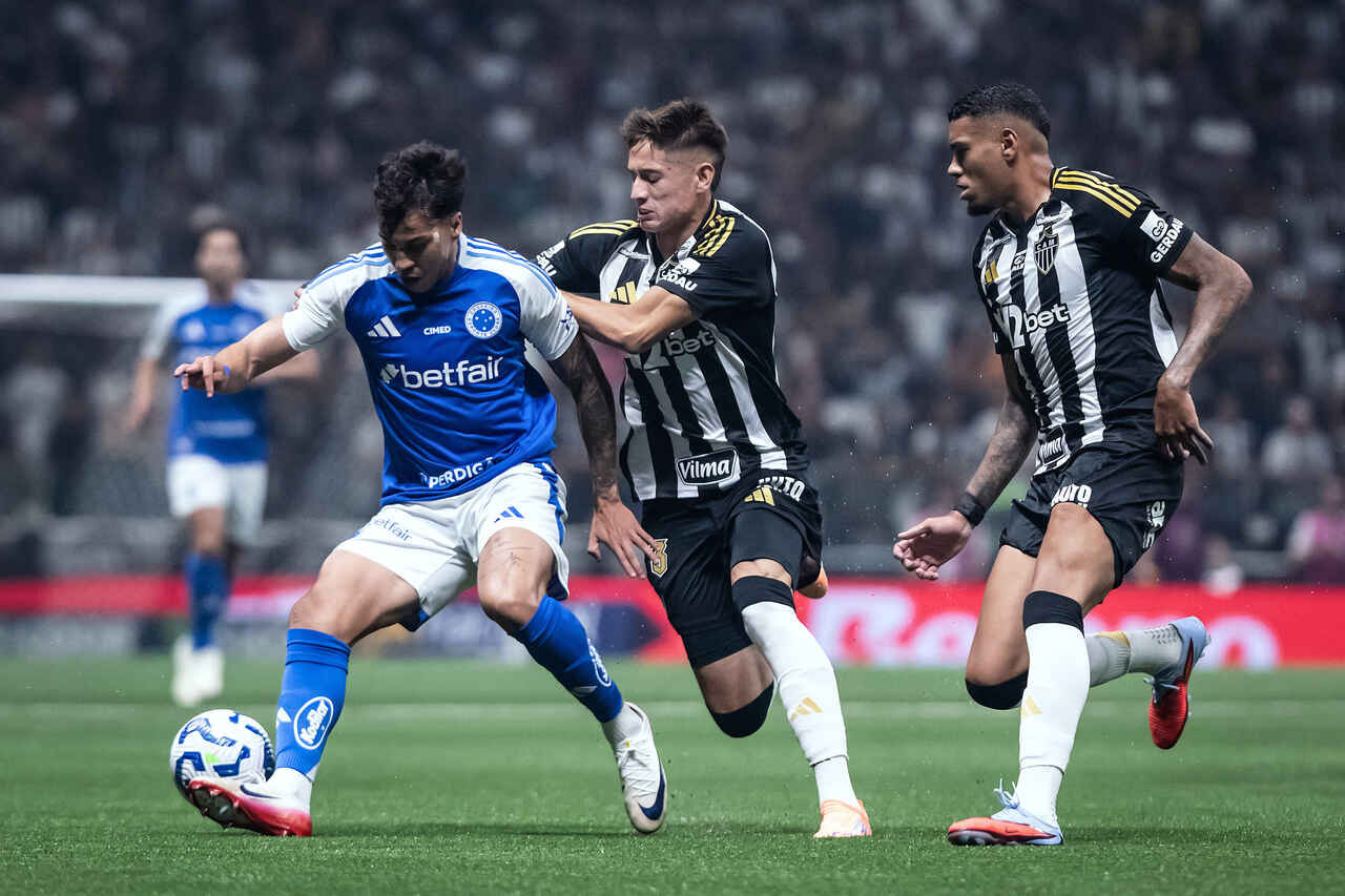 Imagem da noticia Cruzeiro sai na frente, mas cede ao empate para o Atlético