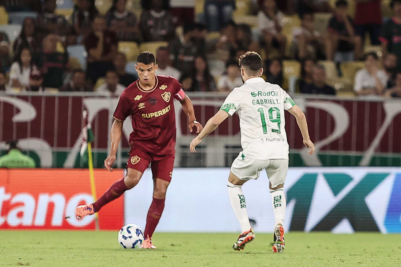 Imagem da noticia Thiago Silva marca no fim e Fluminense vence o Juventude