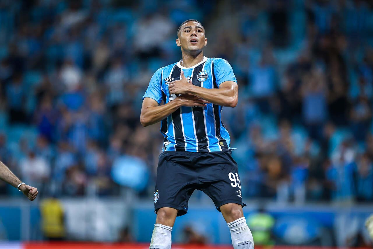 Imagem da noticia Grêmio domina o Vasco e vence confronto direto pelo Brasileiro