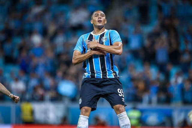 Grêmio domina o Vasco e vence confronto direto pelo Brasileiro Grêmio domina o Vasco e vence confronto direto pelo Brasileiro