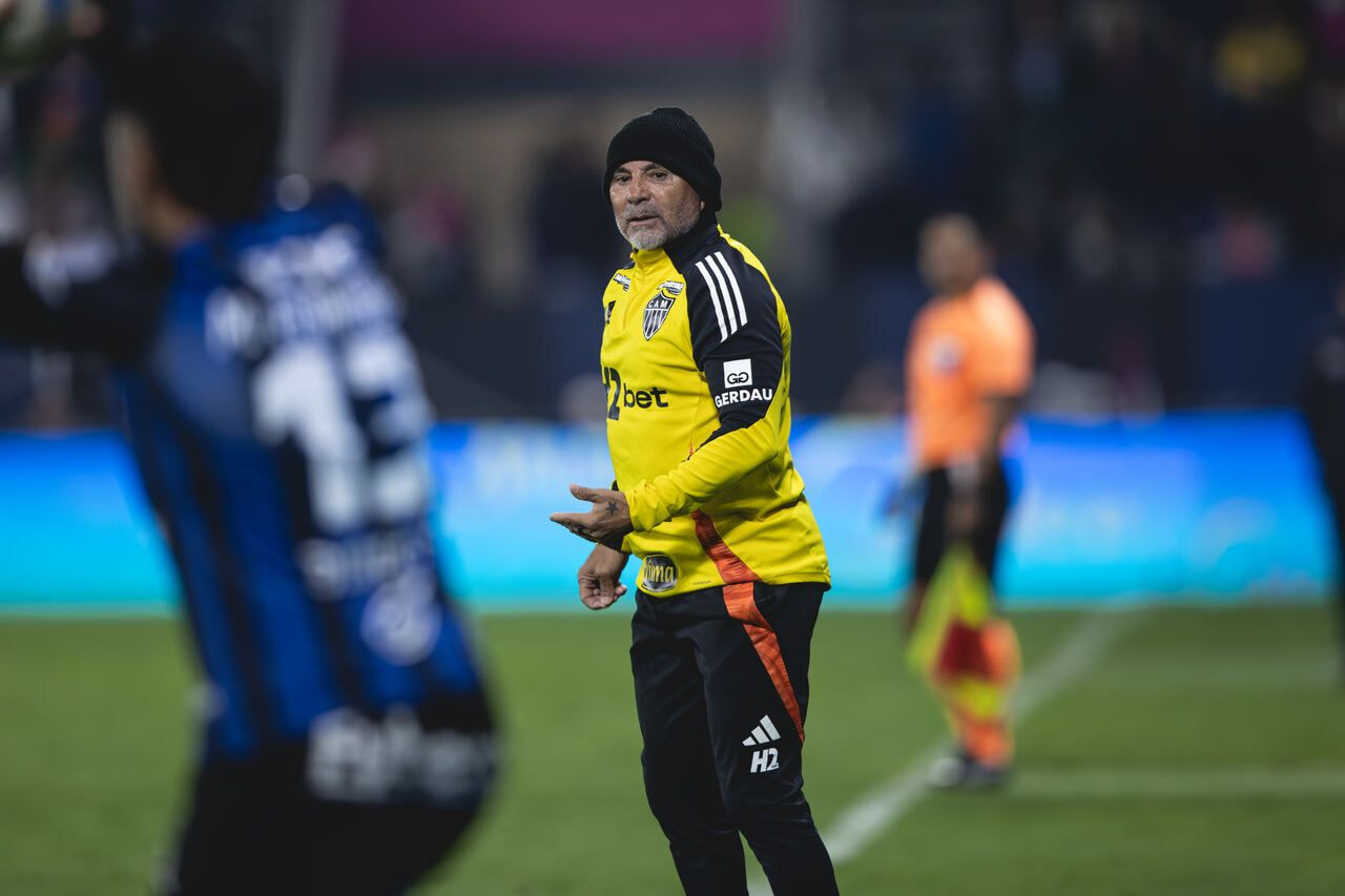 Imagem da noticia Sampaoli destaca atuação do Atlético, mas pondera que o confronto ainda está em aberto