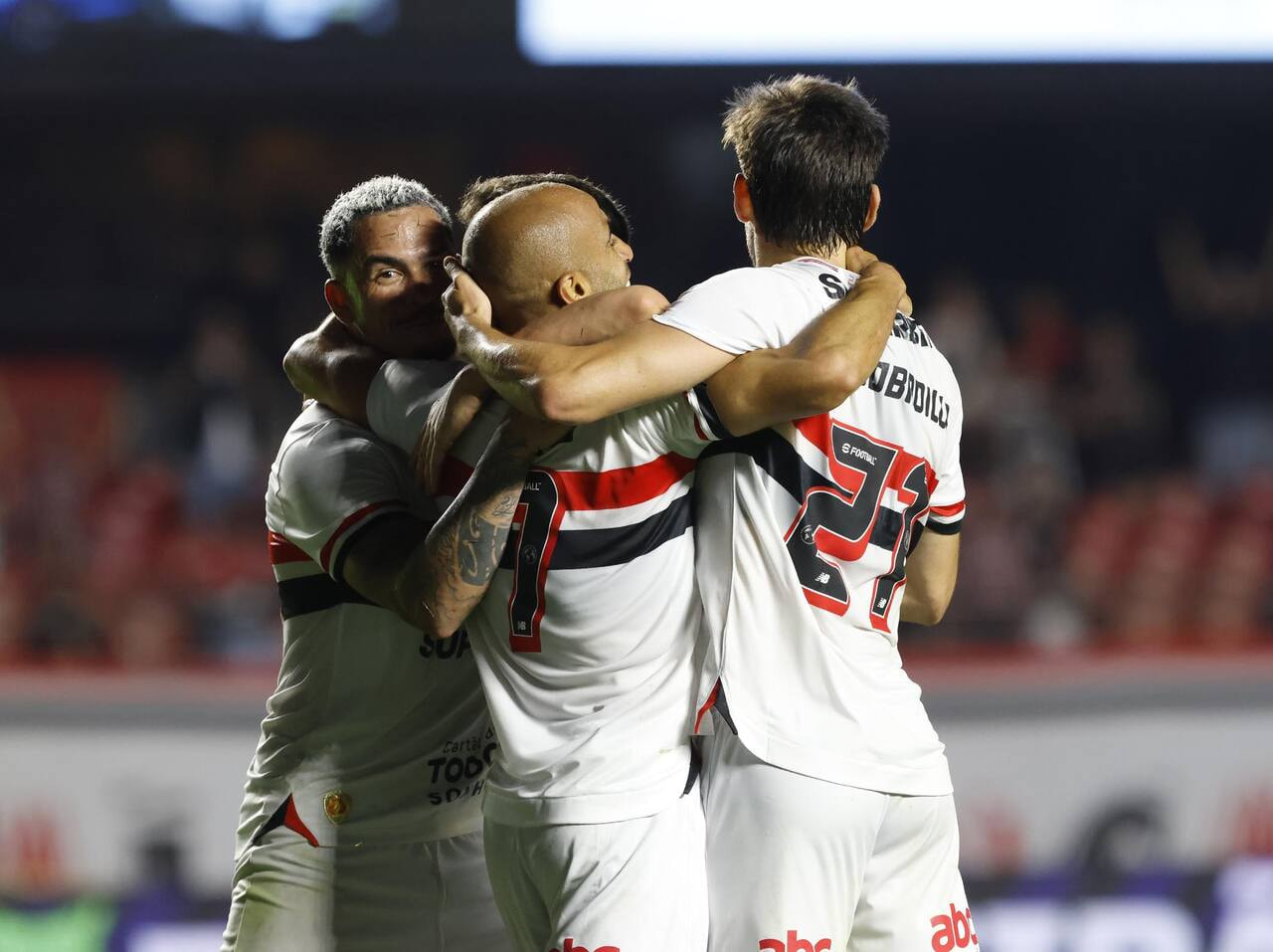 Imagem da noticia São Paulo tenta quebrar tabu fora de casa e nova sequência de vitórias no Brasileirão